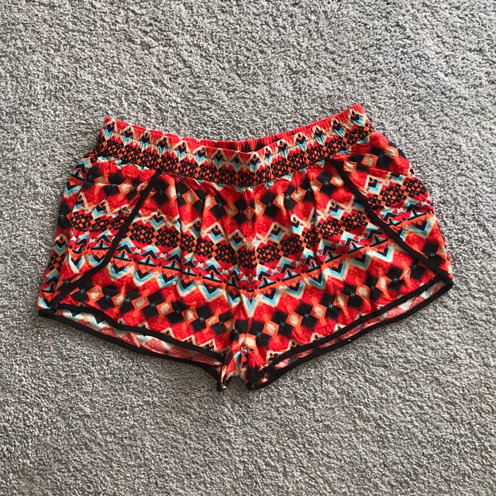 patterned shorts WITH POCKETS